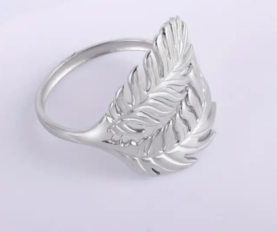 Liana Leaf Ring